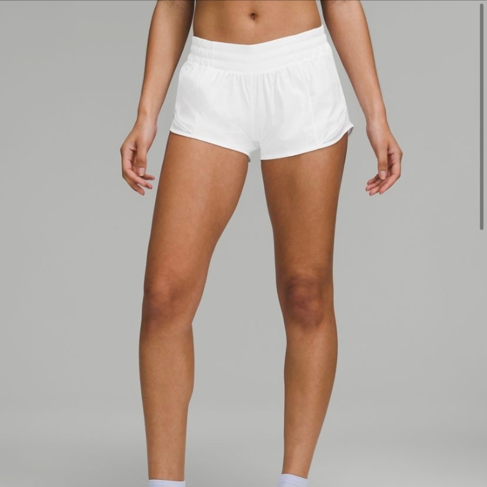 Lululemon low rise hotty hot shorts 2.5inch in white
